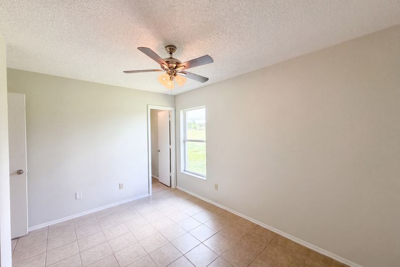 Photo 21 of 24 of 1262 Padgett Cir, Lady Lake, FL