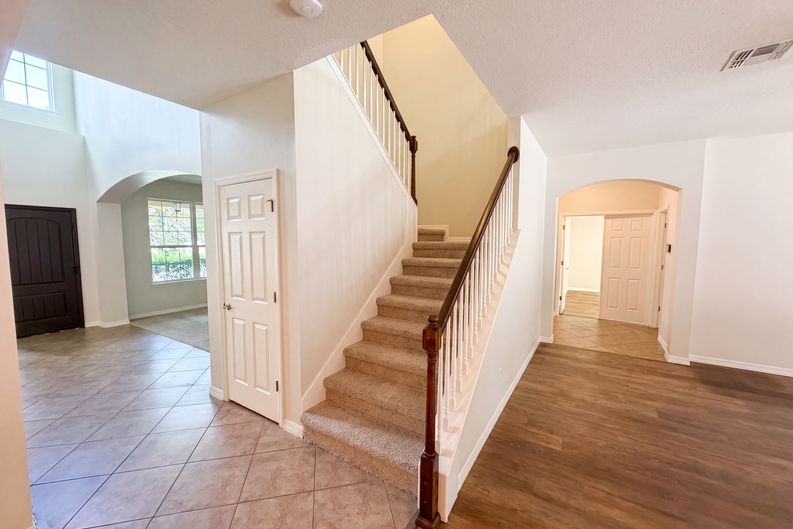 Photo 6 of 46 of 280 Chandler Cir, Oviedo, FL