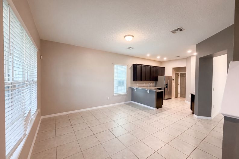 Photo 3 of 40 of 1572 Astoria Arbor Ln, Orlando, FL