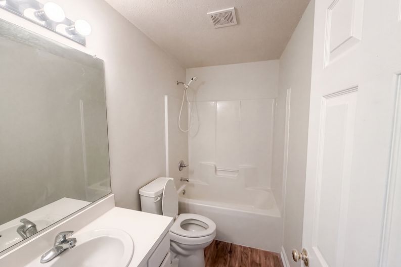 Photo 10 of 12 of 5702 River Glen Dr, Greensboro, NC