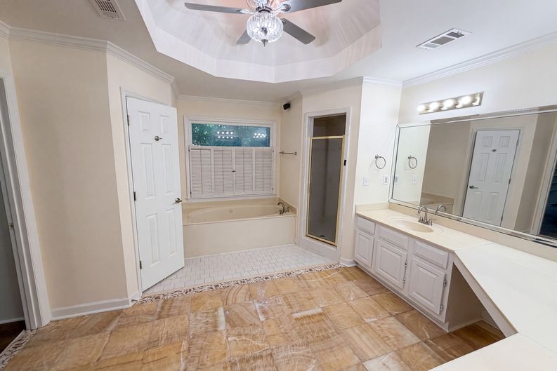 Photo 14 of 28 of 644 Laurel Wood Dr SW, Marietta, GA