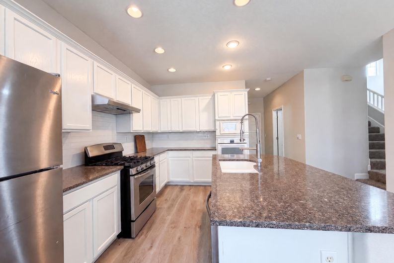 Photo 18 of 35 of 2571 Cantara Ct, Sacramento, CA