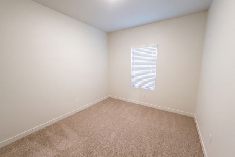 Photo 21 of 39 of 3052 W Bent Tree Dr, Phoenix, AZ