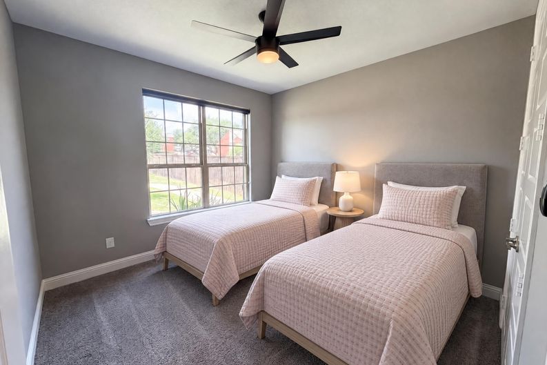 Photo 15 of 42 of 7221 Durand Dr, Irving, TX