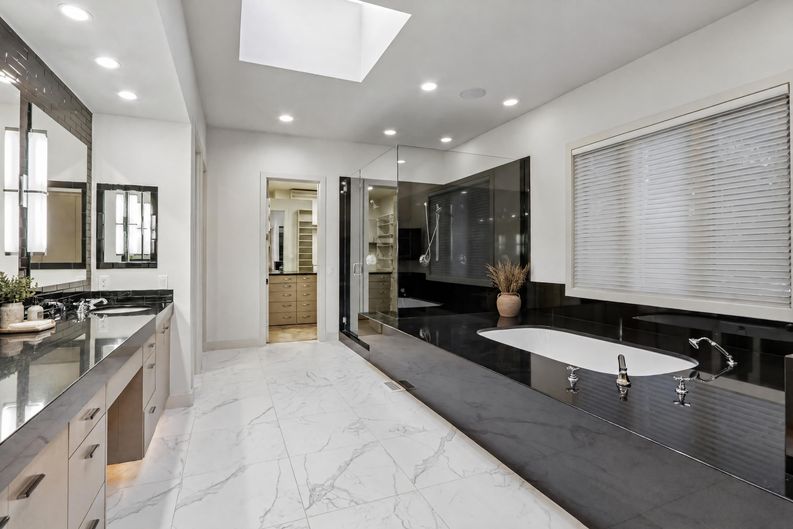 Photo 15 of 49 of 4986 S Fillmore Ct, Englewood, CO