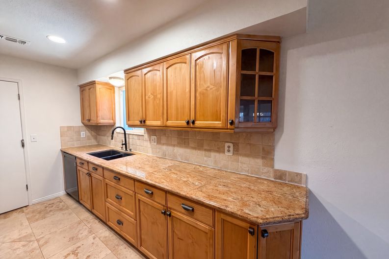 Photo 7 of 27 of 6620 Twining Way, Citrus Heights, CA