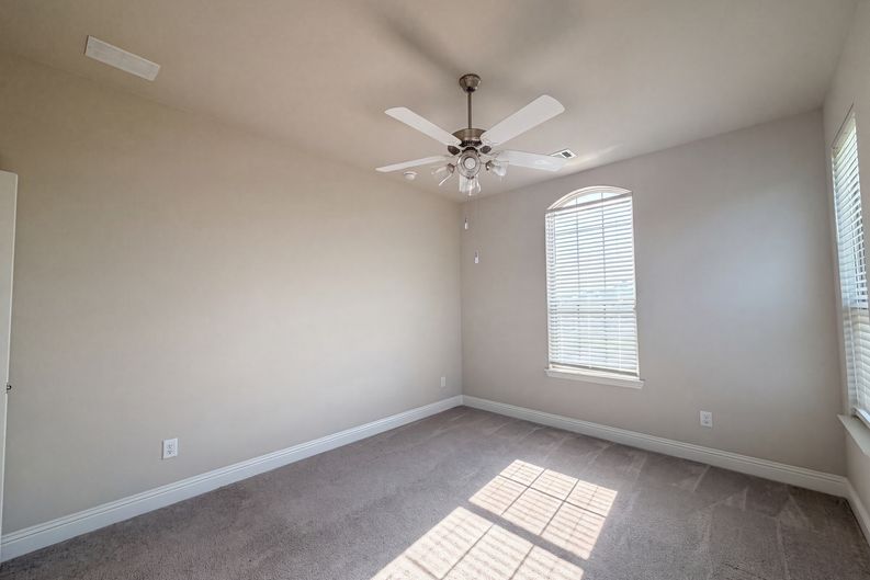 Photo 15 of 46 of 1208 Redbud St, Howe, TX