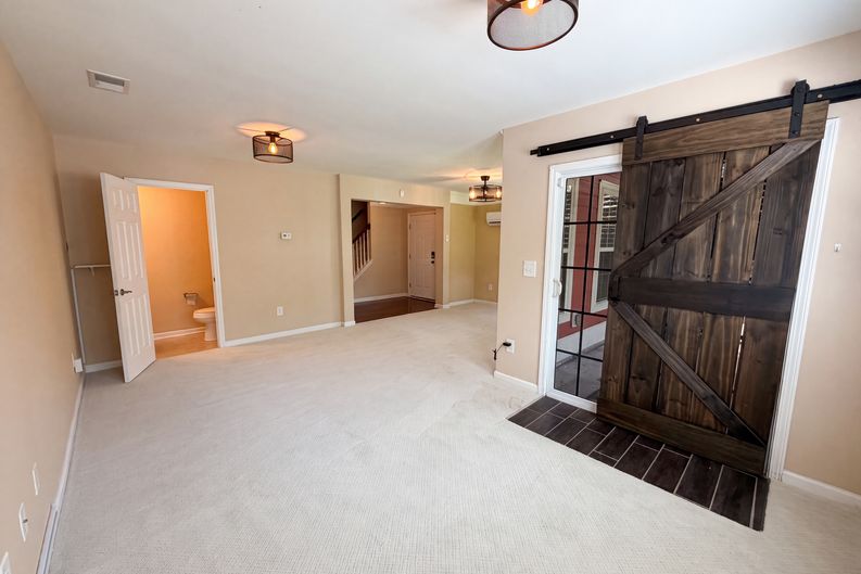 Photo 8 of 20 of 9006 Parlor Dr, Ladson, SC