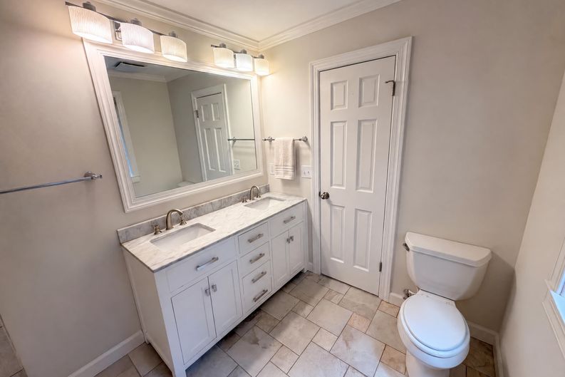Photo 17 of 53 of 4958 Scotts Creek Trl, Peachtree Corners, GA
