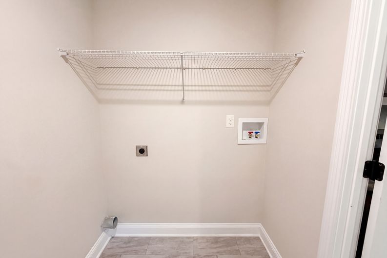 Photo 14 of 19 of 741 Inver Ln, Clarksville, TN