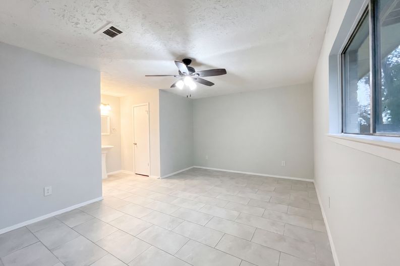 Photo 10 of 16 of 23110 Pennsgrove Rd, Spring, TX