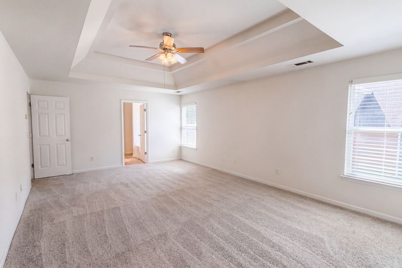 Photo 13 of 25 of 330 Oxnard Cir SW, Atlanta, GA