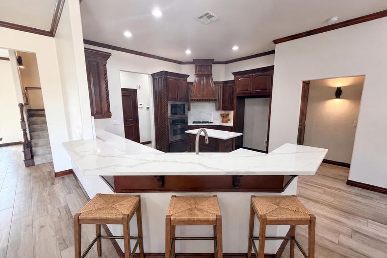 Photo 18 of 25 of 1017 W Camellia Way, Mustang, OK