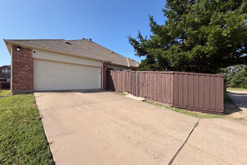 Photo 20 of 21 of 529 Olympia St, Desoto, TX