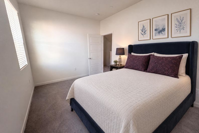 Photo 11 of 21 of 573 Winchester Dr, Oxnard, CA