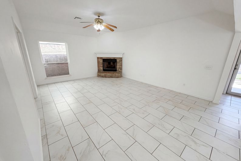 Photo 10 of 17 of 12917 Meadows Dr, Oklahoma City, OK