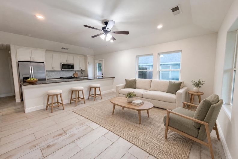 Photo 7 of 20 of 709 W Hull St, Denison, TX