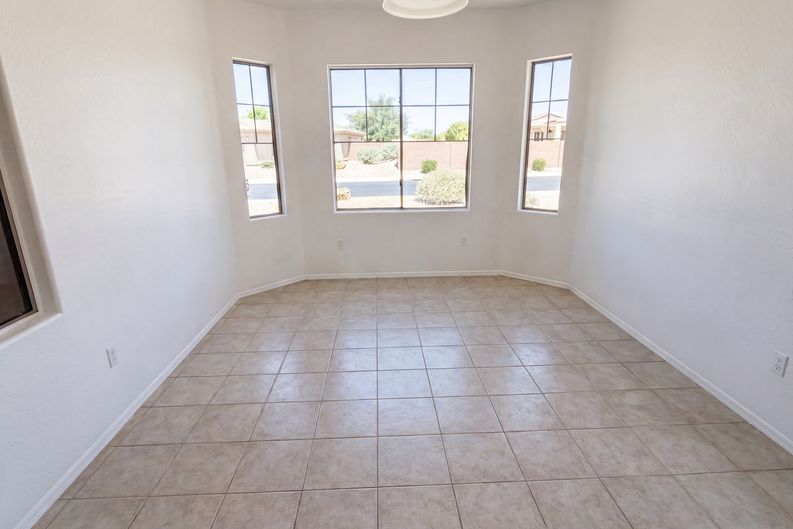 Photo 11 of 26 of 20863 N Sequoia Crest Dr, Surprise, AZ