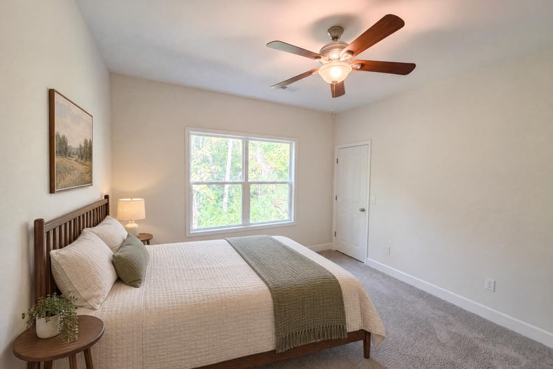 Photo 12 of 22 of 2043 Pinecrest Dr, Nashville, TN