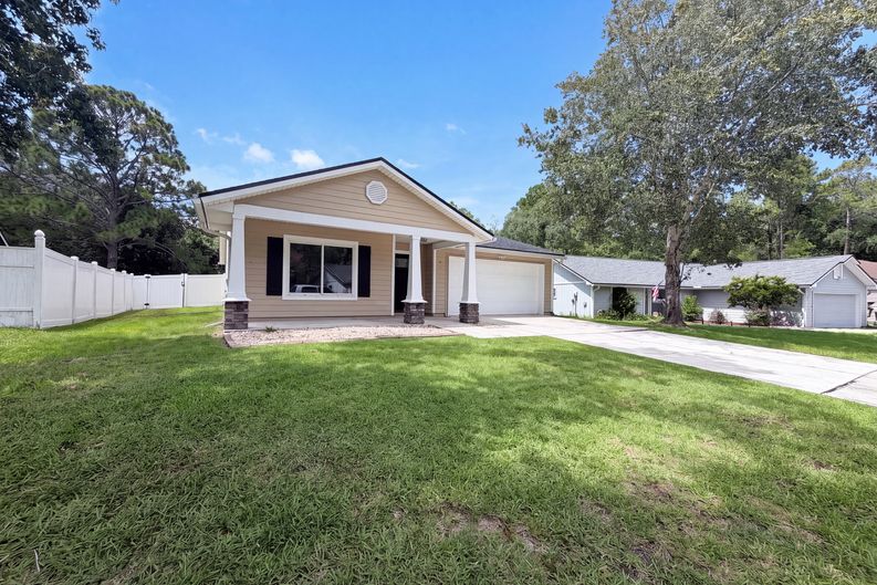 Photo 15 of 18 of 7428 Sweet Rose Ln, Jacksonville, FL