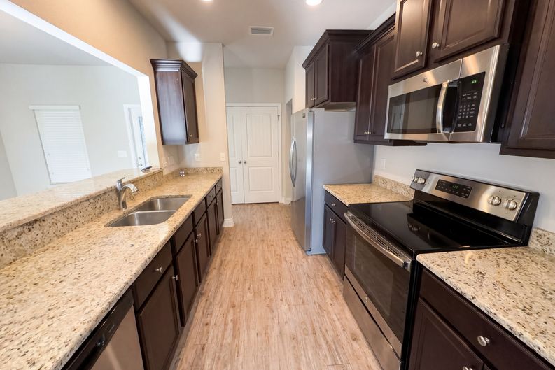 Photo 6 of 18 of 1740 Covington Ln, Foley, AL