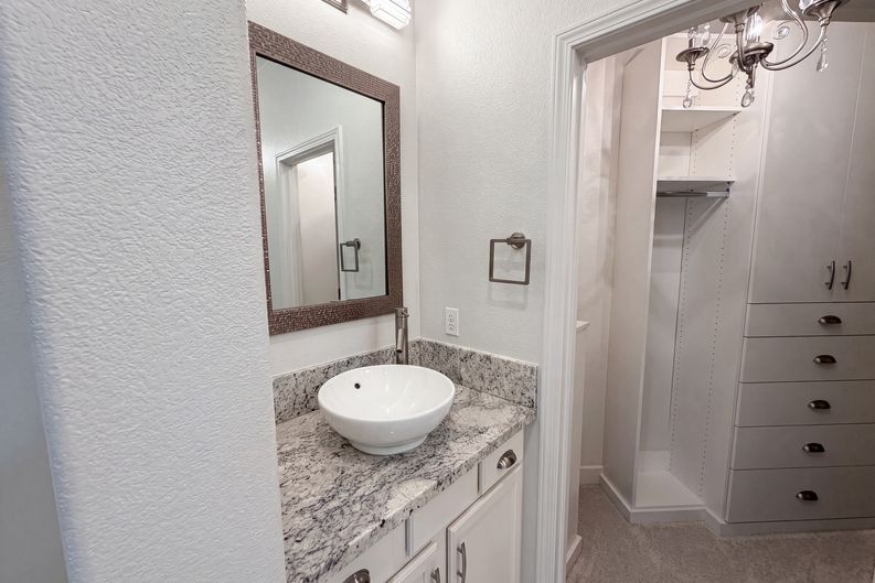 Photo 18 of 28 of 4920 Ocean Ln, Elk Grove, CA