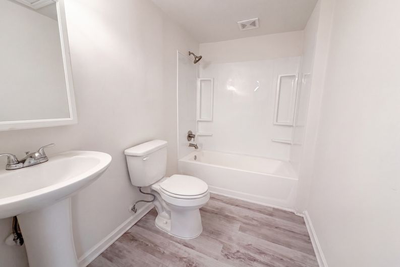 Photo 6 of 14 of 9306 Wilson Blvd, Columbia, SC