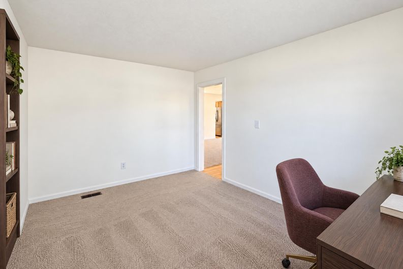 Photo 18 of 28 of 9113 Tenor Way, Indianapolis, IN