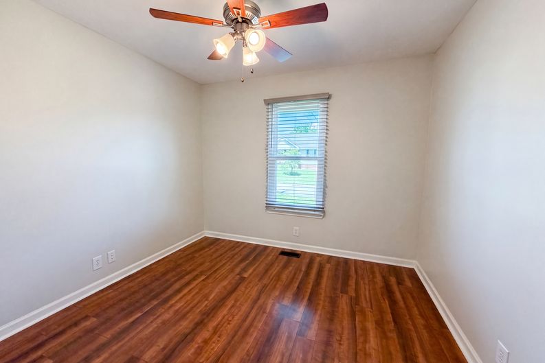 Photo 11 of 18 of 832 Stone Hedge Ct, Old Hickory, TN