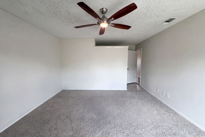 Photo 7 of 16 of 2803 Persimmon Dr, Killeen, TX