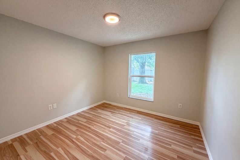 Photo 13 of 20 of 1360 Wildberry Ln, Deltona, FL