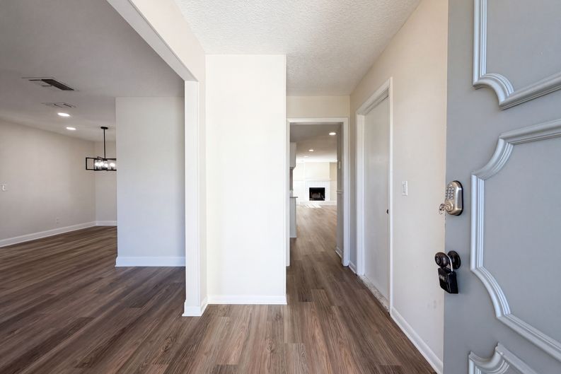 Photo 9 of 22 of 8351 Kipling Ct, Jacksonville, FL