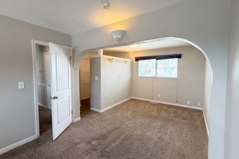 Photo 10 of 22 of 750 W Gentile St, Layton, UT