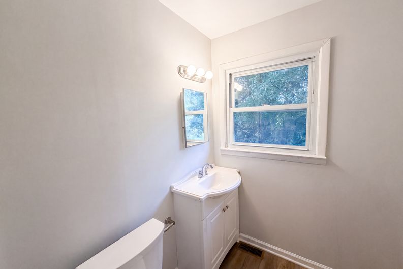 Photo 13 of 16 of 407 Lamesa Dr, Raleigh, NC