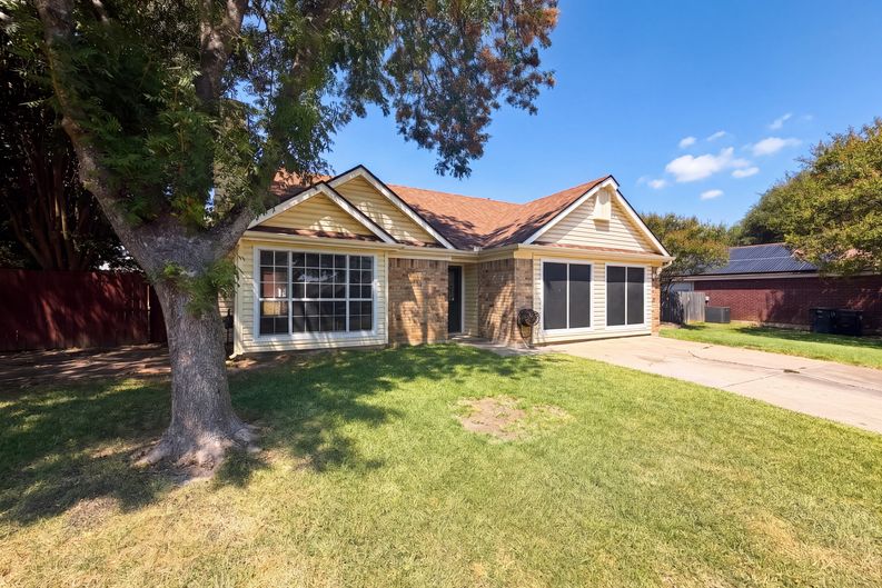 Photo 14 of 16 of 710 Brazos Dr, Temple, TX