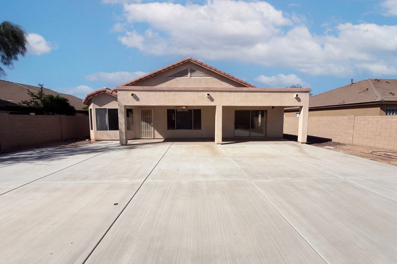 Photo 5 of 37 of 11787 S 174th Ave, Goodyear, AZ