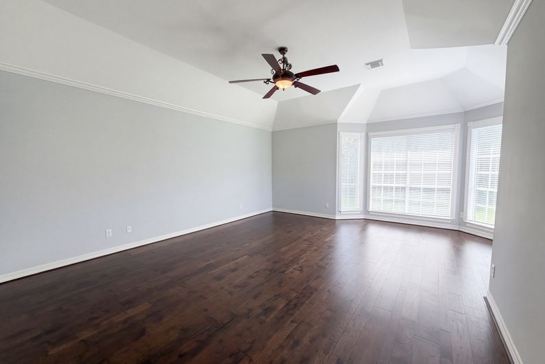 Photo 4 of 57 of 4203 Waterside Ct, Missouri City, TX