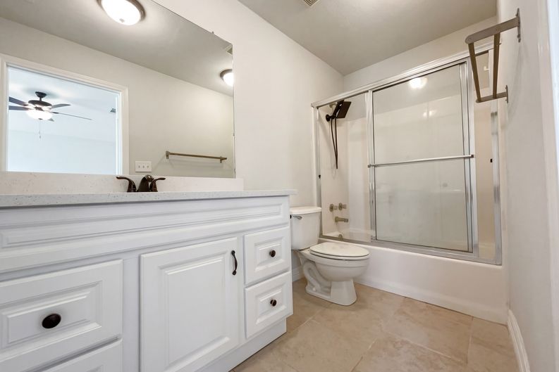 Photo 15 of 17 of 602 Torero Dr, Oak Point, TX