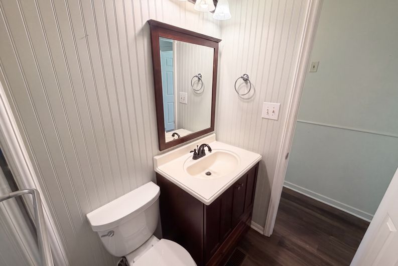 Photo 15 of 23 of 5100 Robinwood Dr, Charlotte, NC