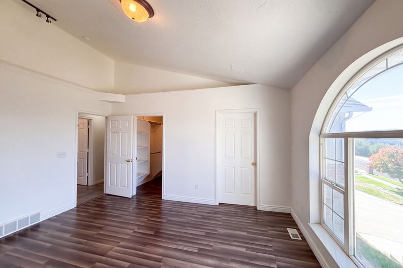 Photo 11 of 38 of 232 Bugle Way, Providence, UT