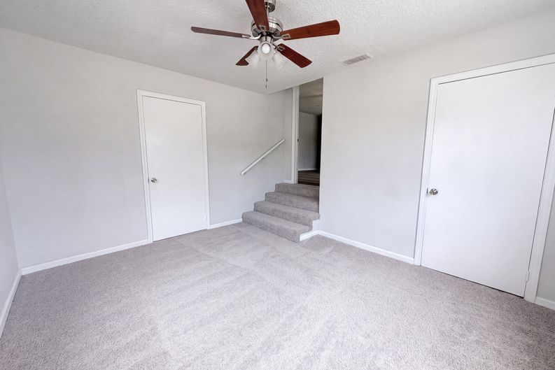 Photo 4 of 21 of 411 Capricorn Ln, Orange Park, FL
