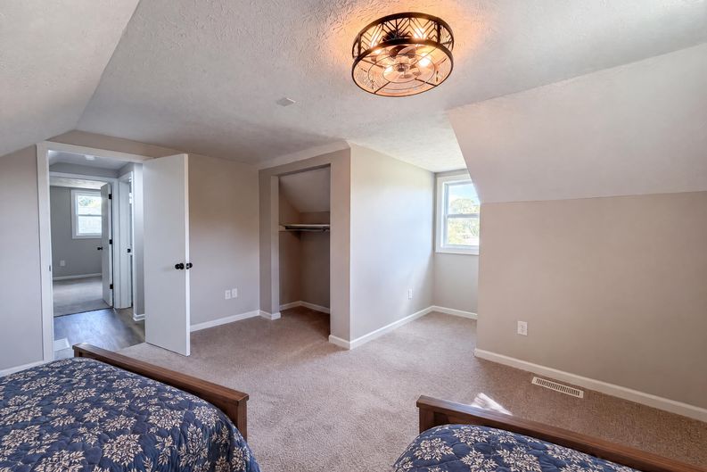 Photo 20 of 38 of 6363 Sandric Ln, Liberty Township, OH