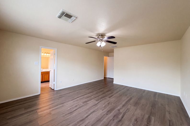 Photo 9 of 16 of 4126 Mt Everest Way, Katy, TX