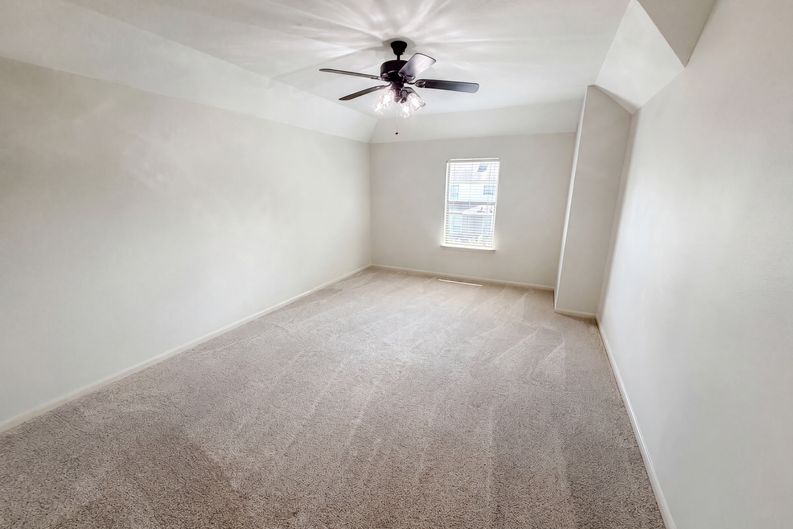 Photo 17 of 36 of 15822 Maple Shores Dr, Houston, TX