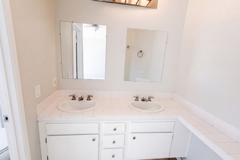 Photo 12 of 19 of 1827 Corte Amarillo, Oceanside, CA