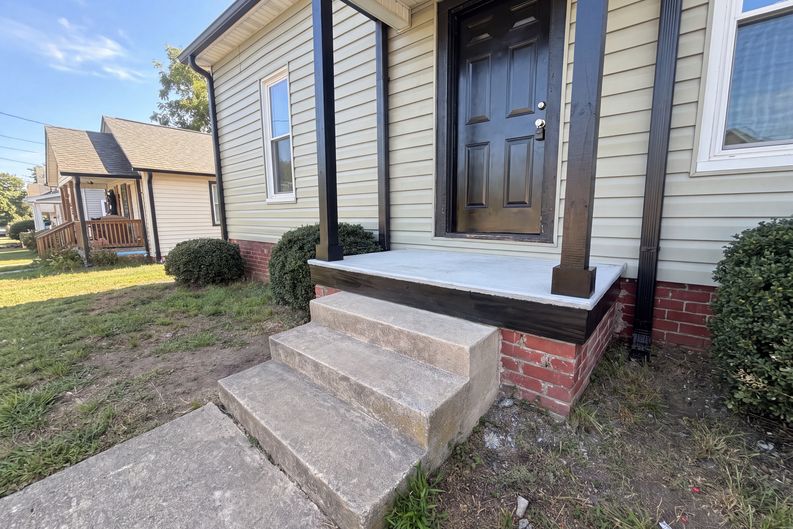 Photo 14 of 17 of 603 Cranbrook St, Greensboro, NC