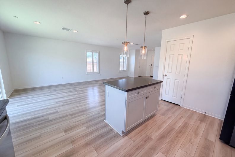 Photo 6 of 21 of 11550 Halter St, Victorville, CA