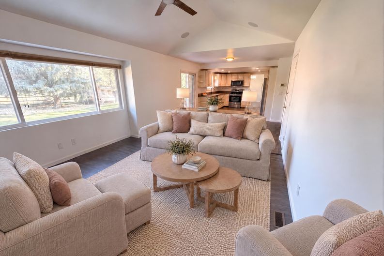 Photo 9 of 39 of 20890 E Sussex Ct, Parker, CO