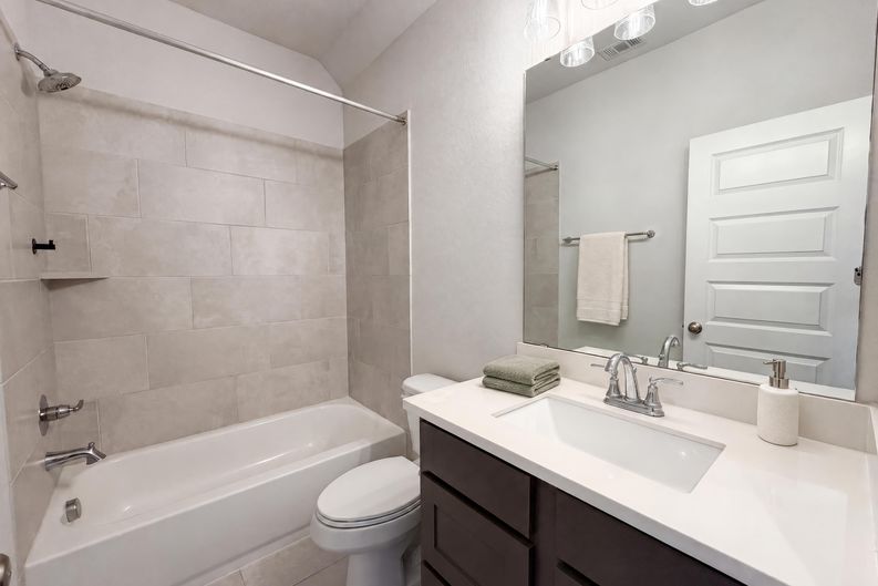 Photo 15 of 29 of 15418 Legacy Park Way, Pinehurst, TX