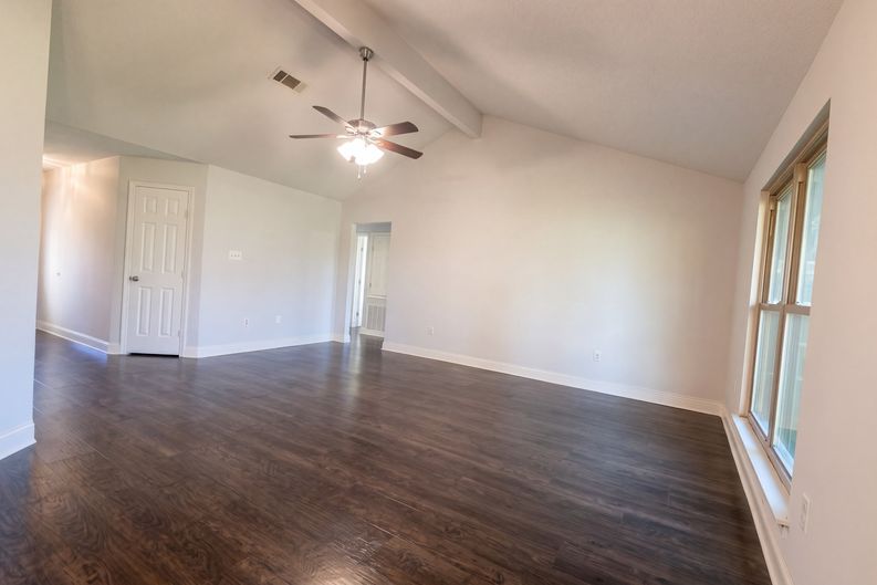 Photo 6 of 18 of 505 Mount Vernon Dr, La Place, LA